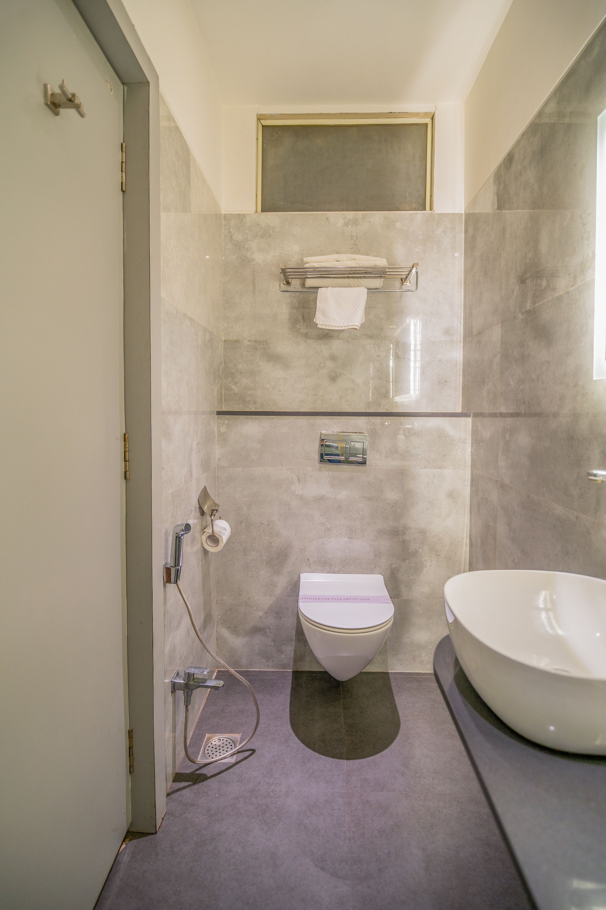 Hotel Varun Deluxe Room 7