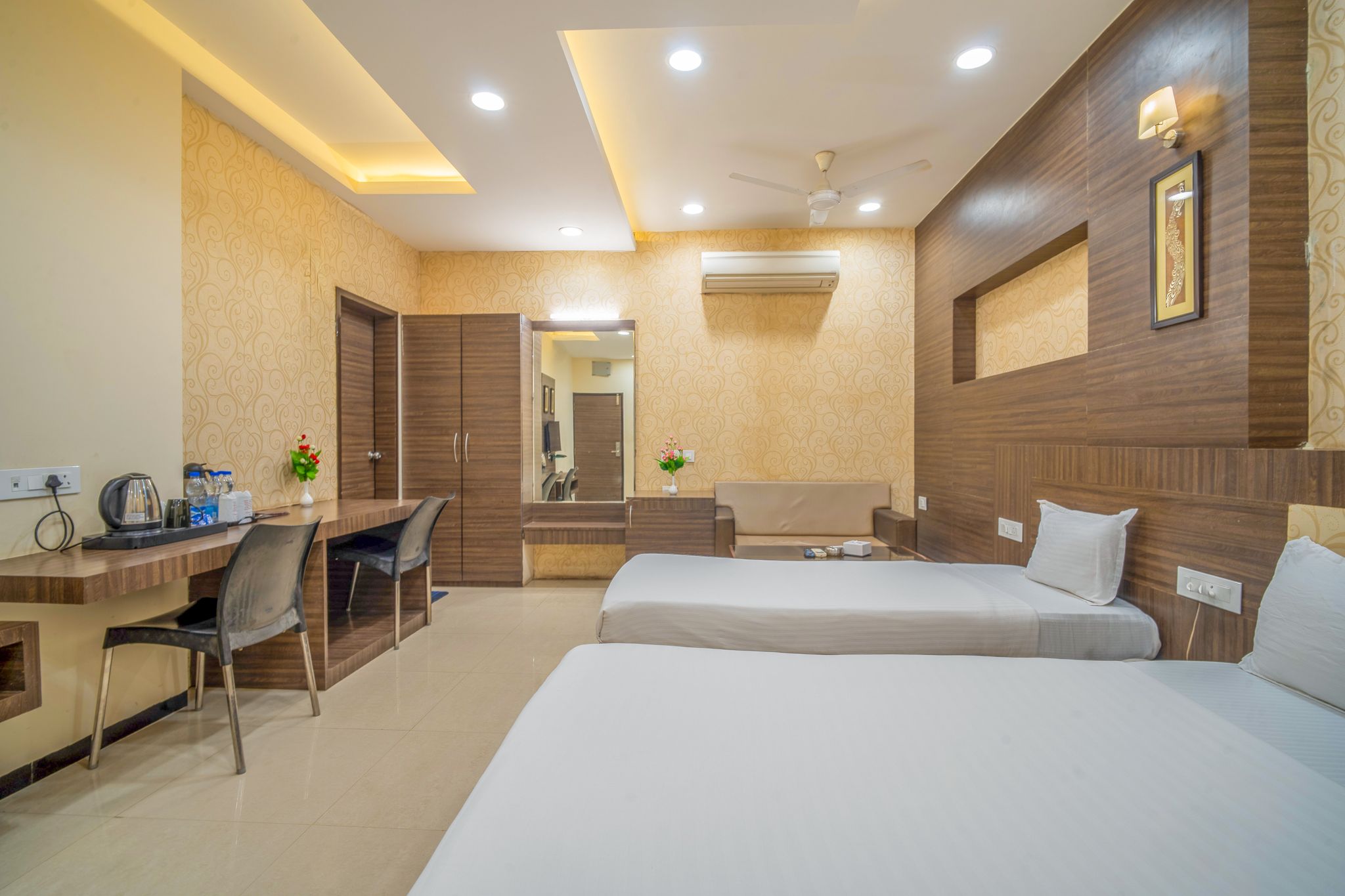 Hotel Varun Family Room 13