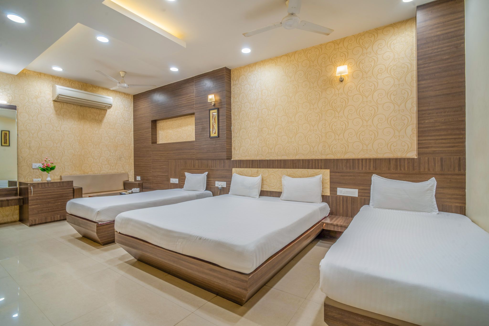 Hotel Varun Family Room 9