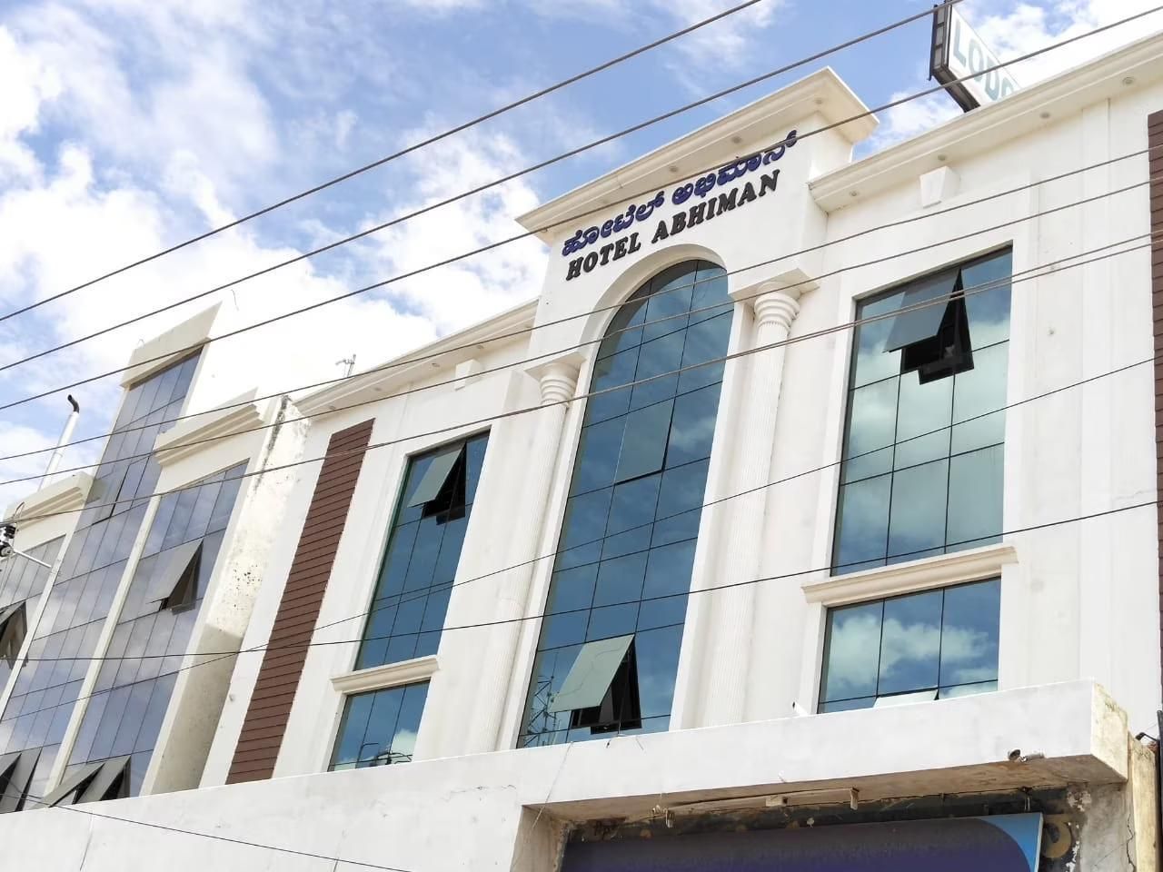 i-ROOMZ Hotel Abhiman