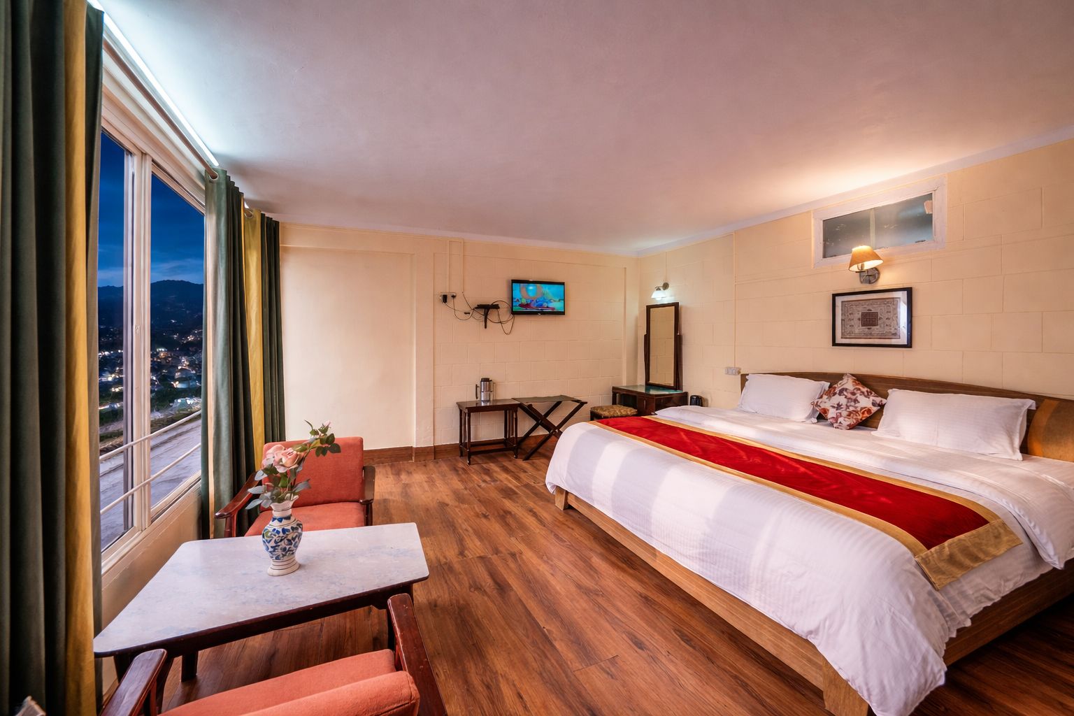 4th Floor Lake View Deluxe Room