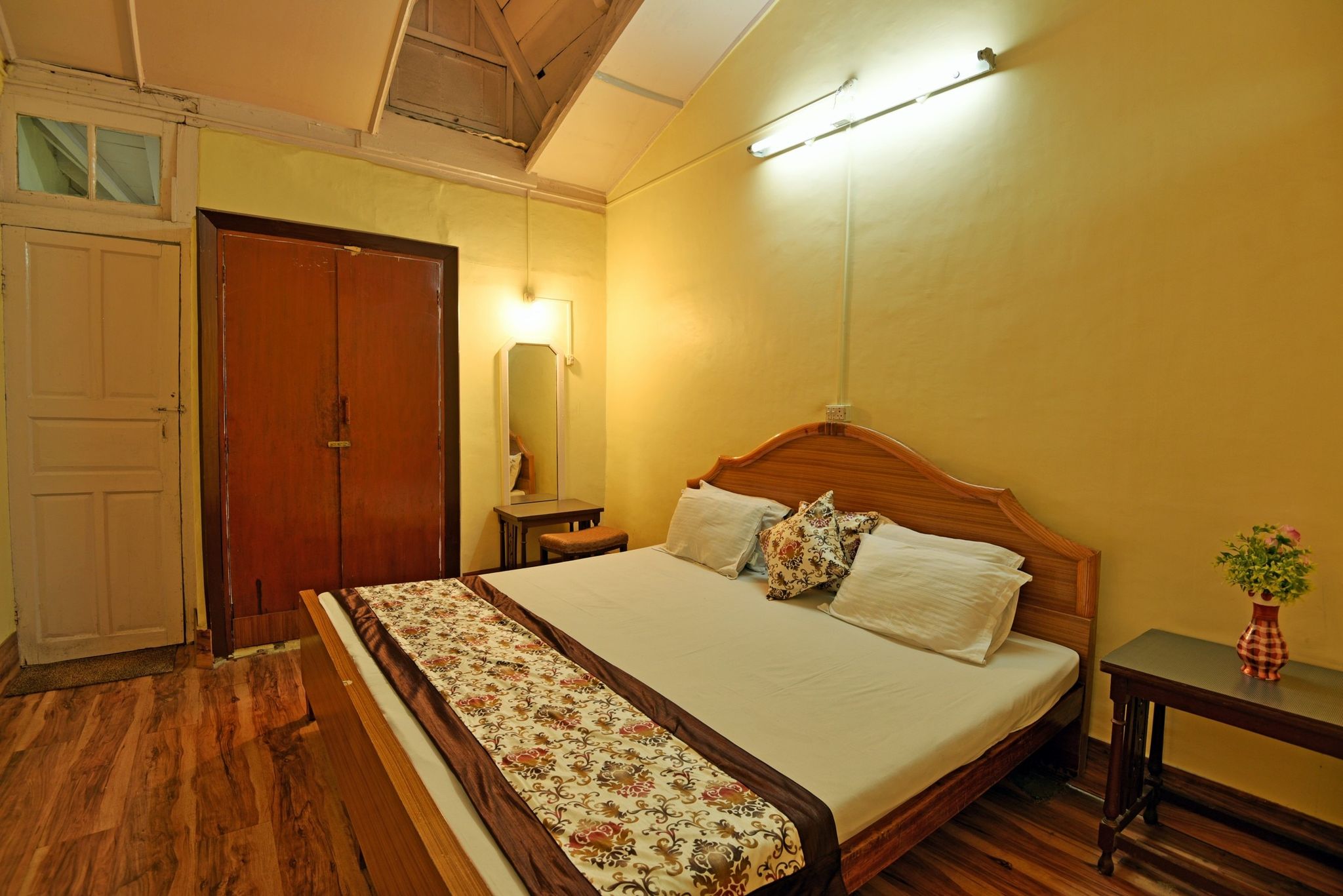 undefined India Hotel - Lake View - Mall Road Nainital 5