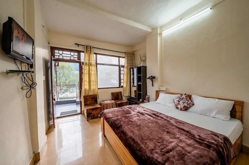 India Hotel - Lake View - Mall Road Nainital 3rd Floor Lake view Standard Room 14