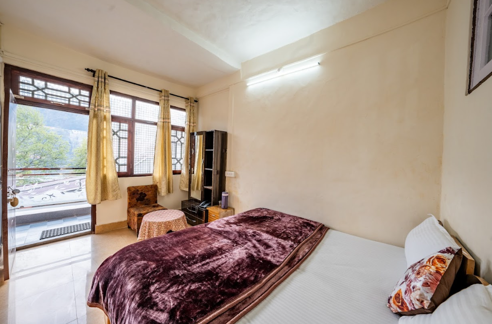 India Hotel - Lake View - Mall Road Nainital 3rd Floor Lake view Standard Room 15