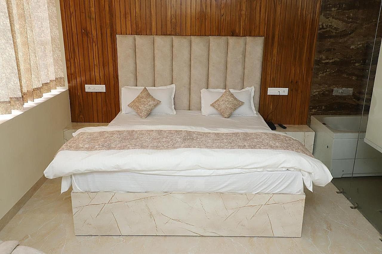 undefined Ivory Hotel 6