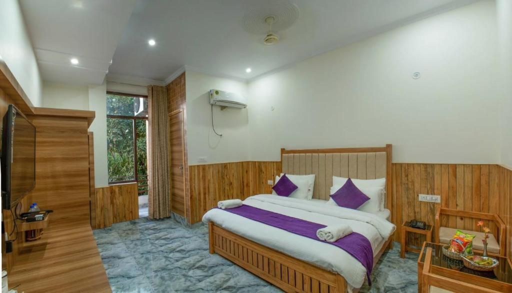 Deluxe Double Room with Balcony