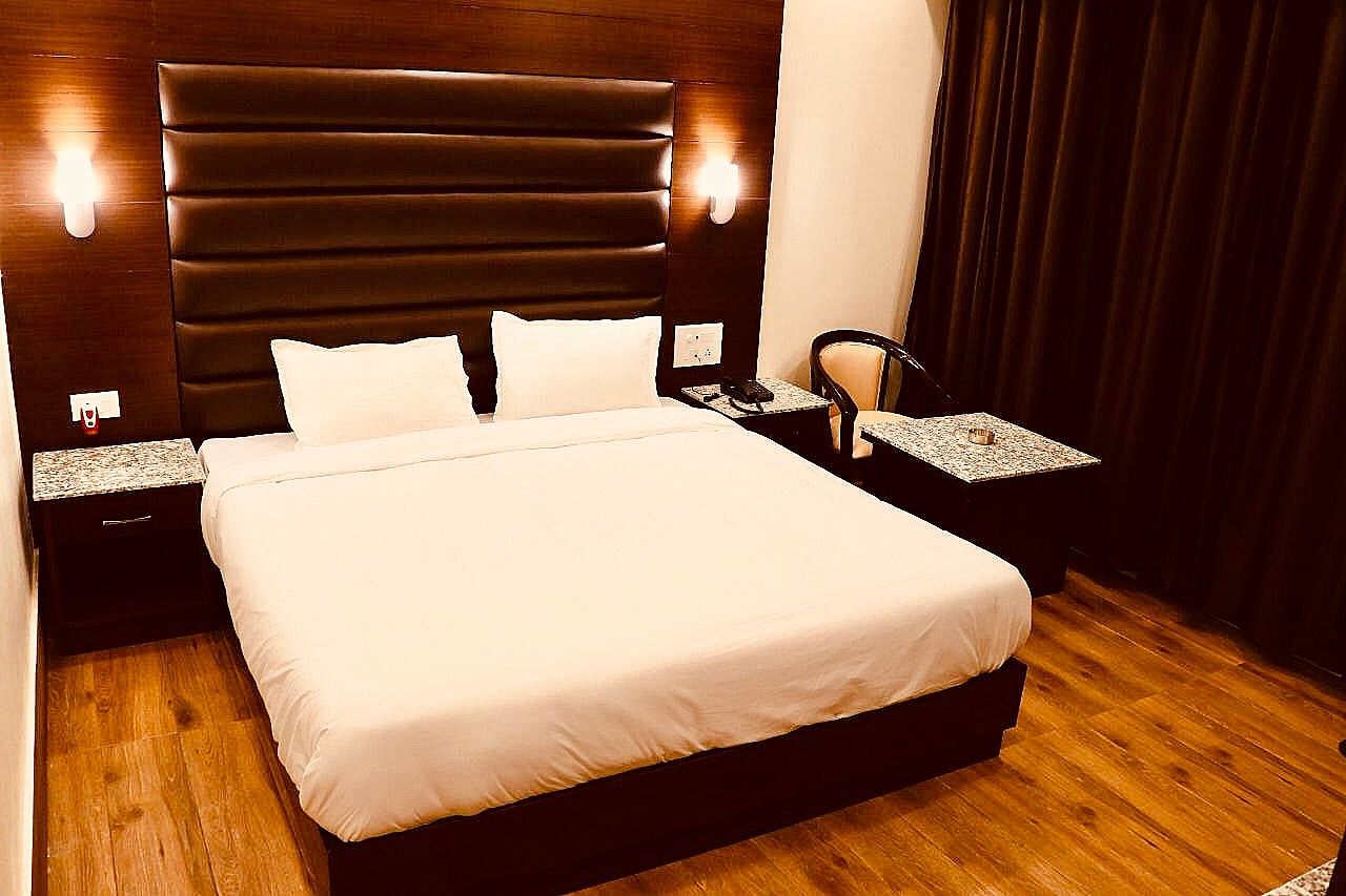 JS Inn Deluxe Room 4