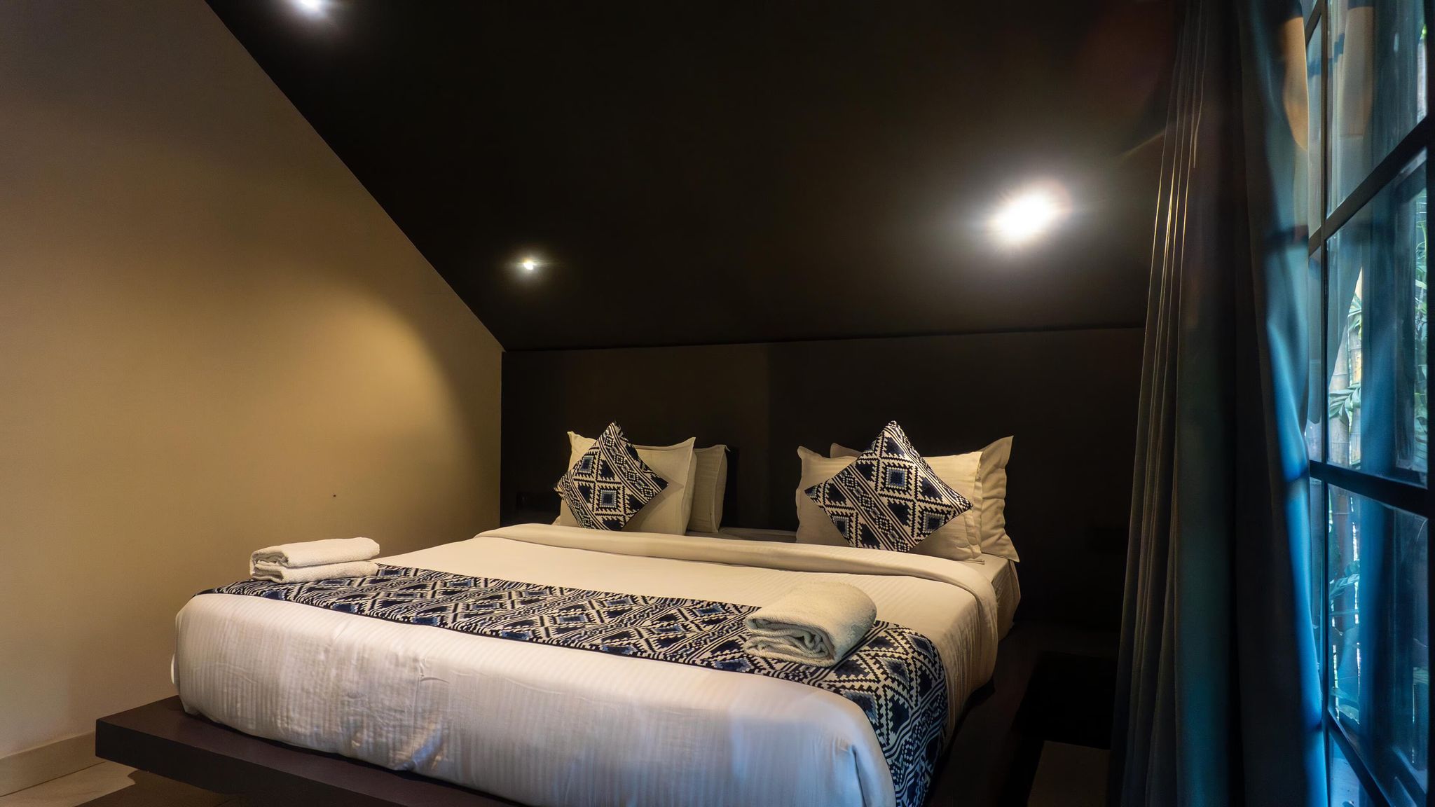 Jungle Beats Resorts Romantic Hut AC