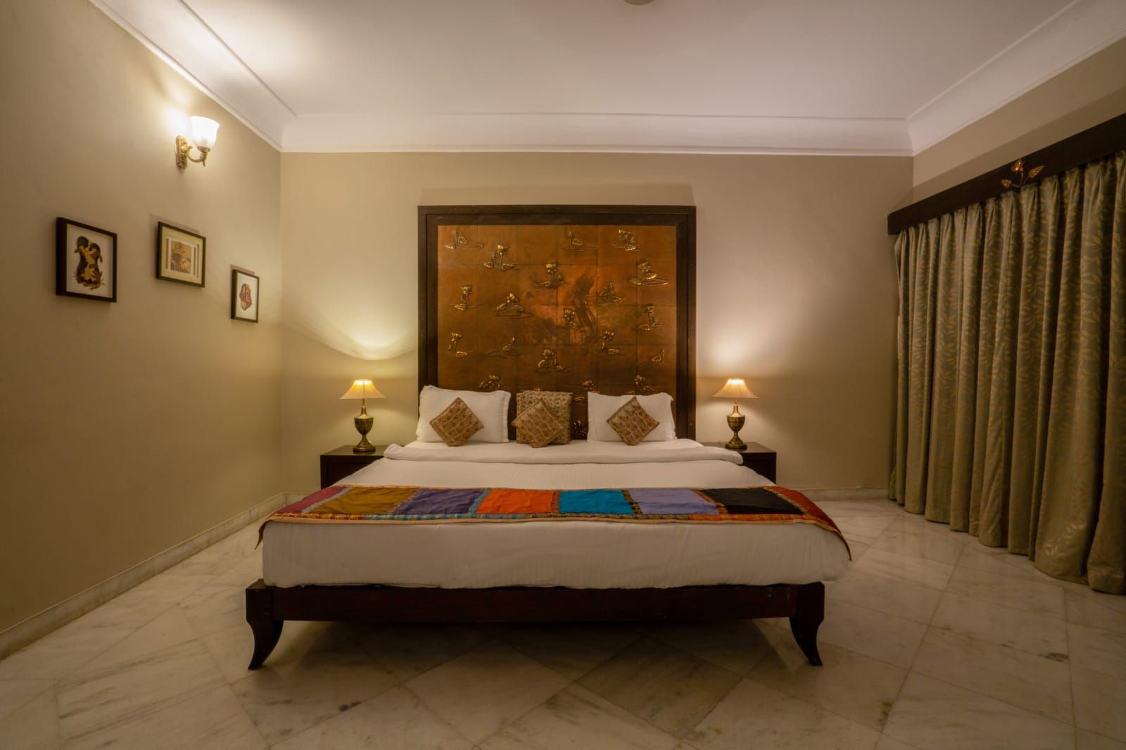 King's Abode Deluxe Twin Bed 2