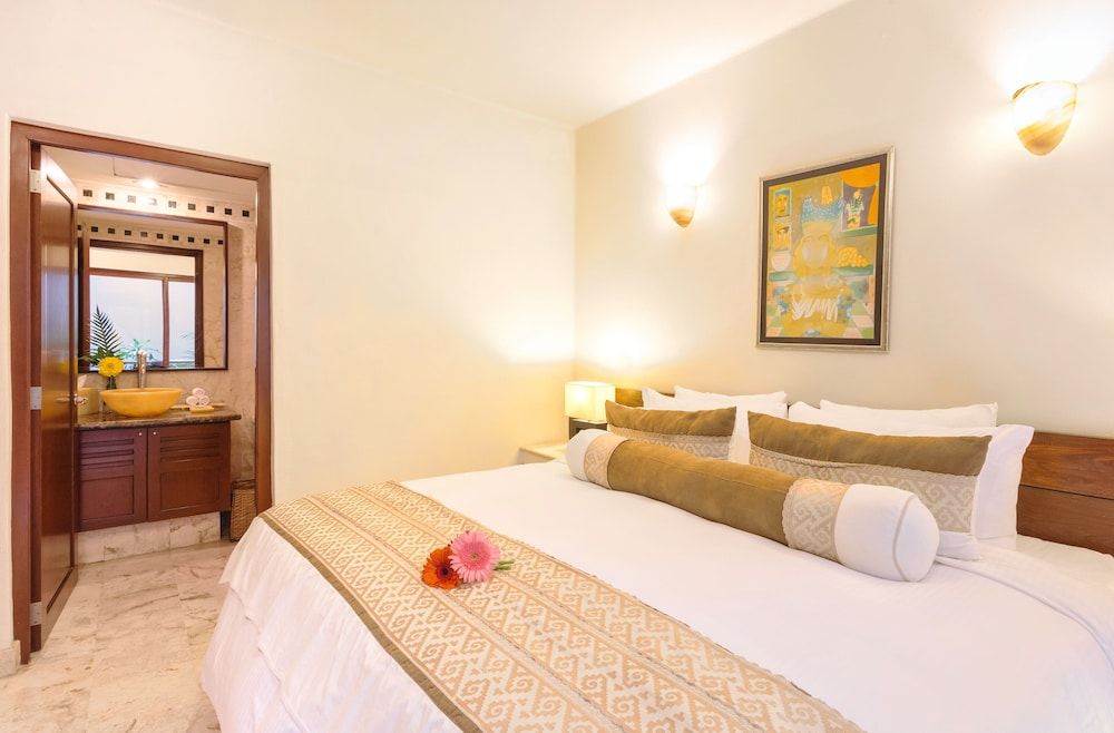 Maya Villa Condo Hotel & Beach Club Comfort Condo, 1 Bedroom, Kitchen 2