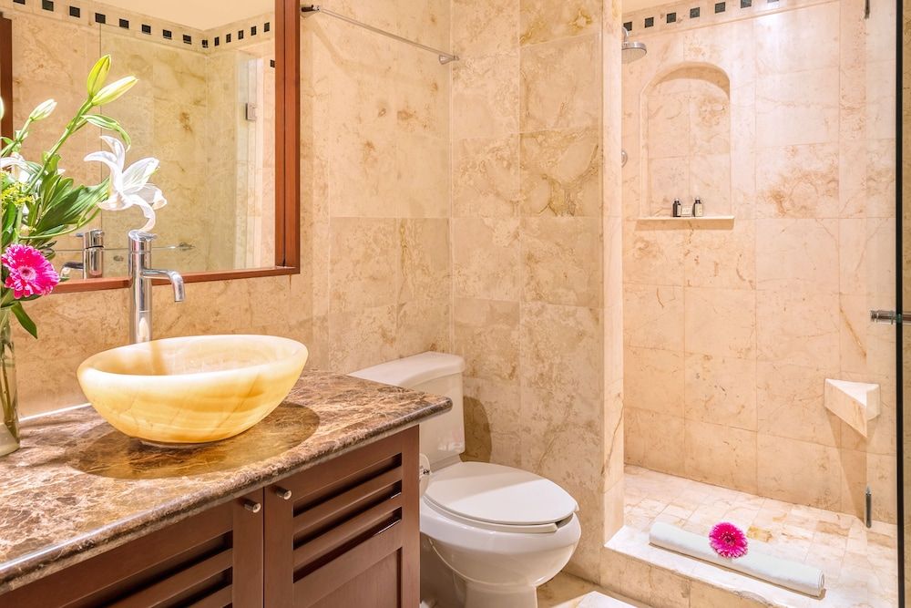 Maya Villa Condo Hotel & Beach Club Family Condo, 2 Bedrooms, Kitchen 6