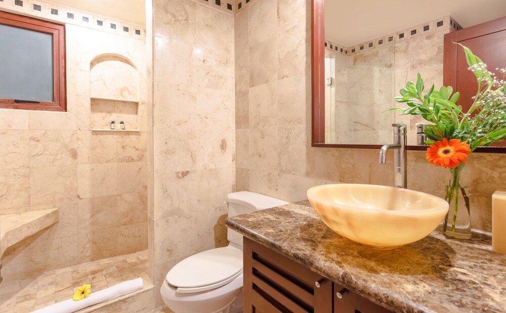 Maya Villa Condo Hotel & Beach Club Comfort Condo, 1 Bedroom, Kitchen 4