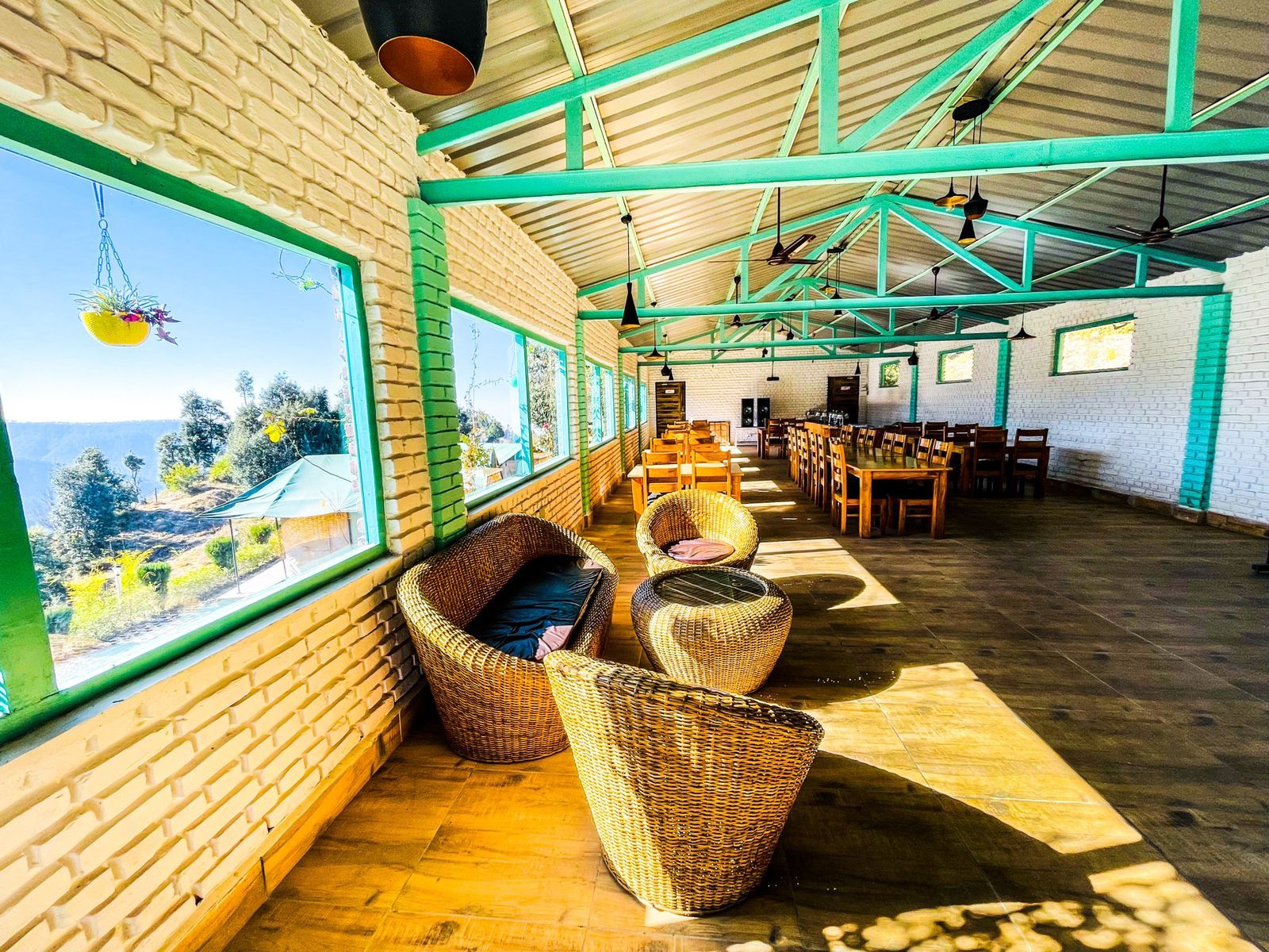 Food & Dining