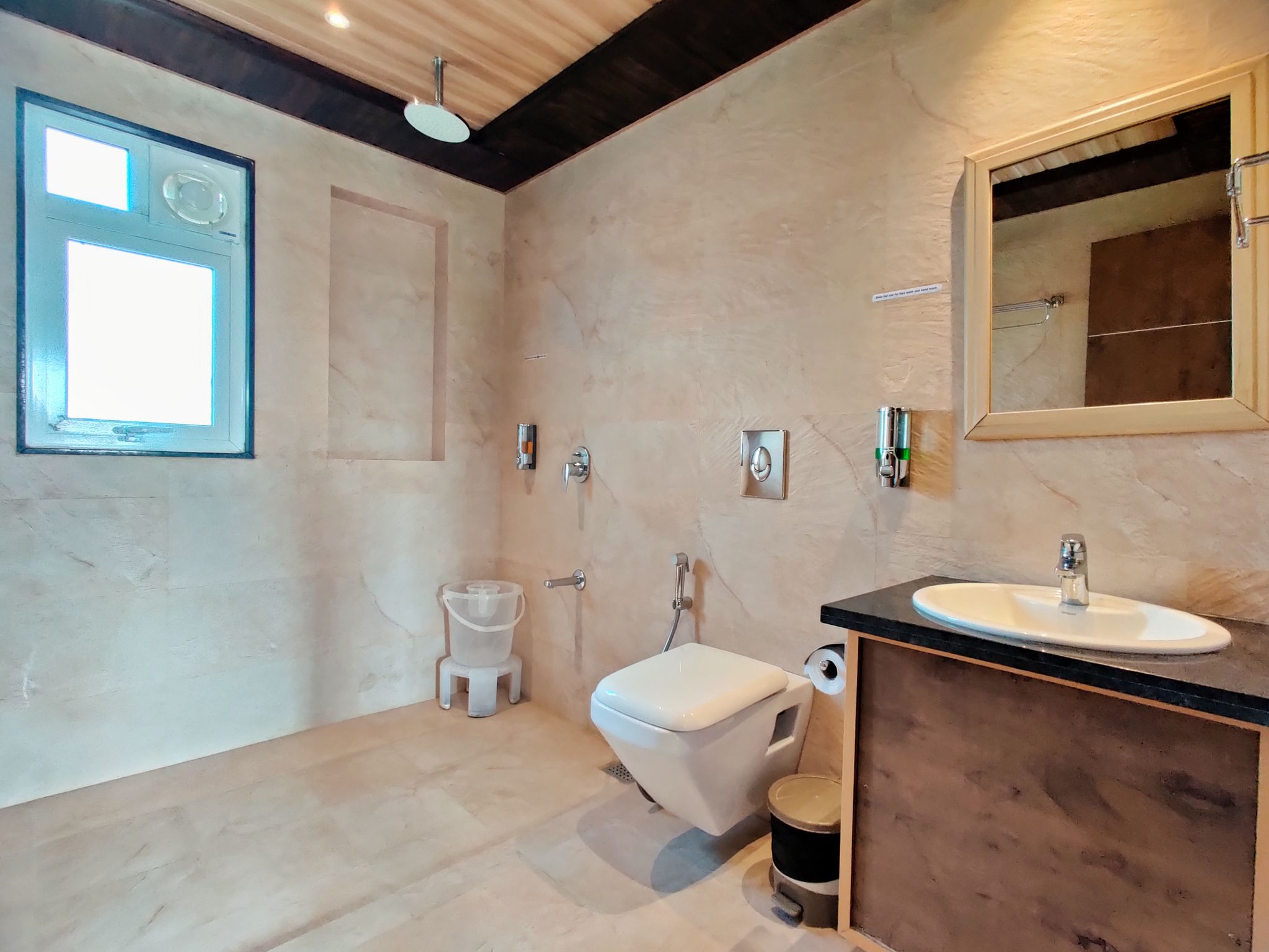 Lion Signature Family Resort Deluxe Room 6