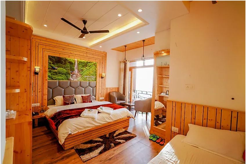 Superior Triple bedroom Luxurious wooden interior Mountain View private balcony (220 Sq Ft)