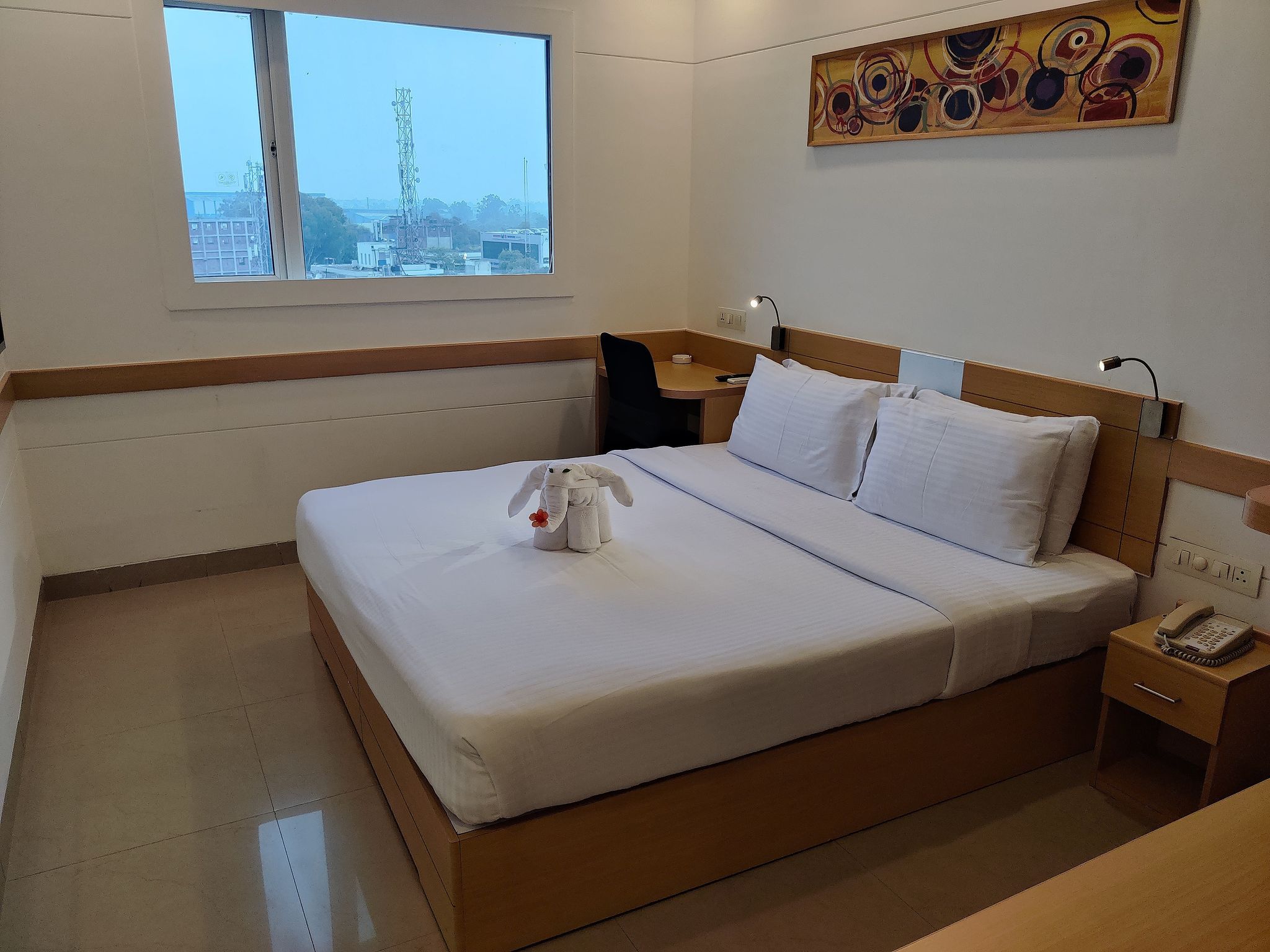 Superior Room-Grove View (Large Bed)