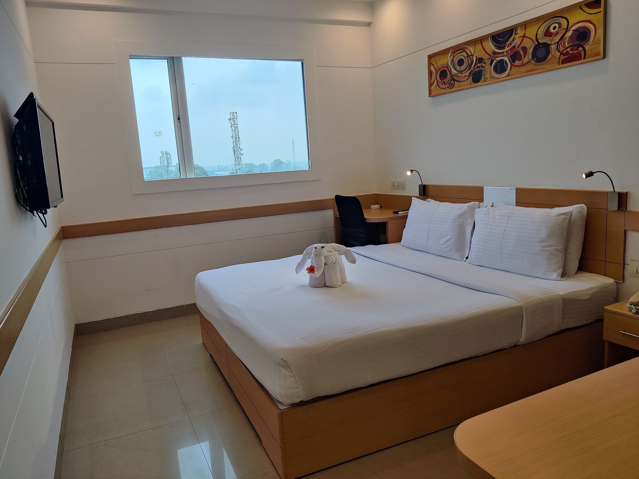 Superior Room-Grove View (Large Bed)