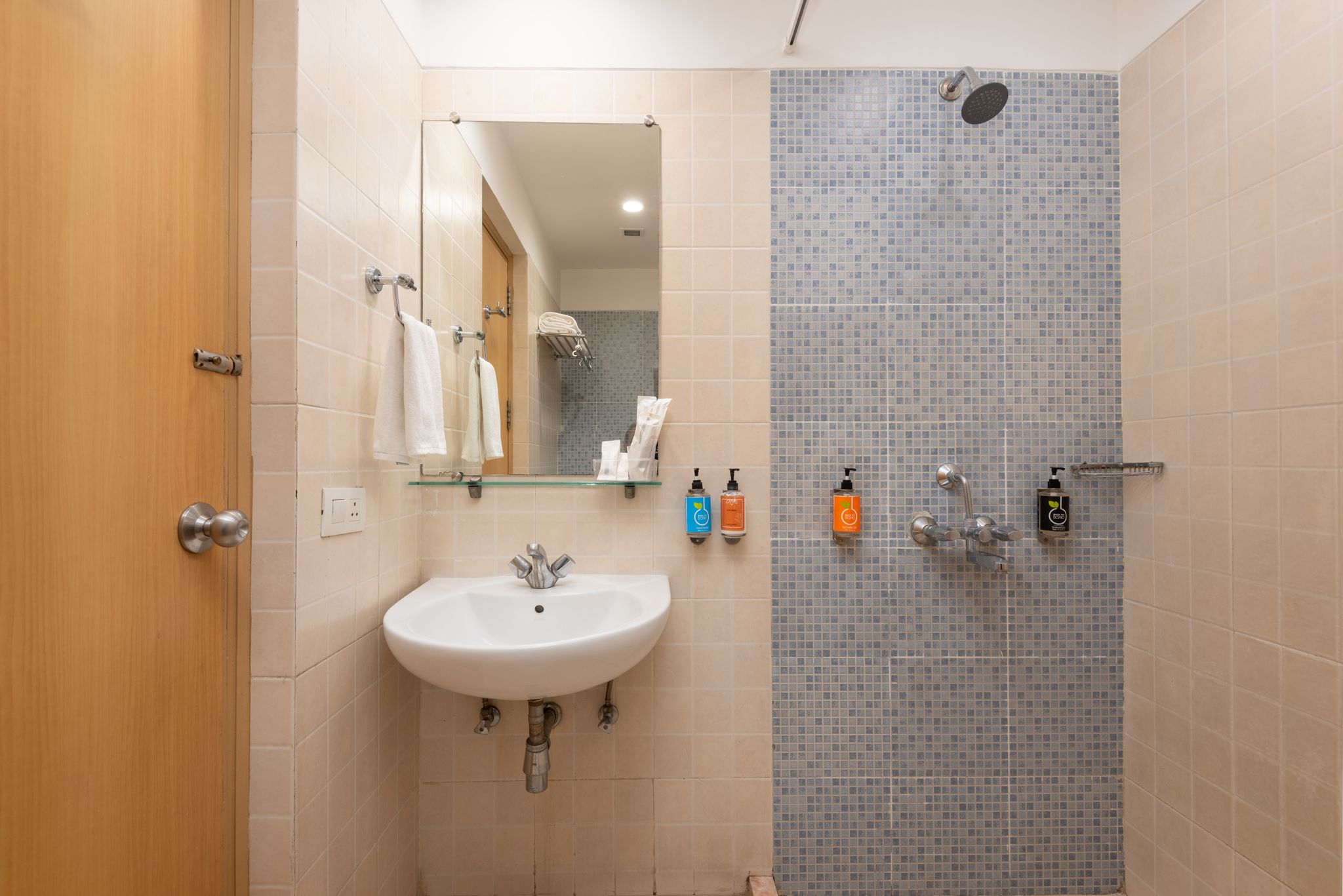 Superior Room-Grove View (Large Bed)