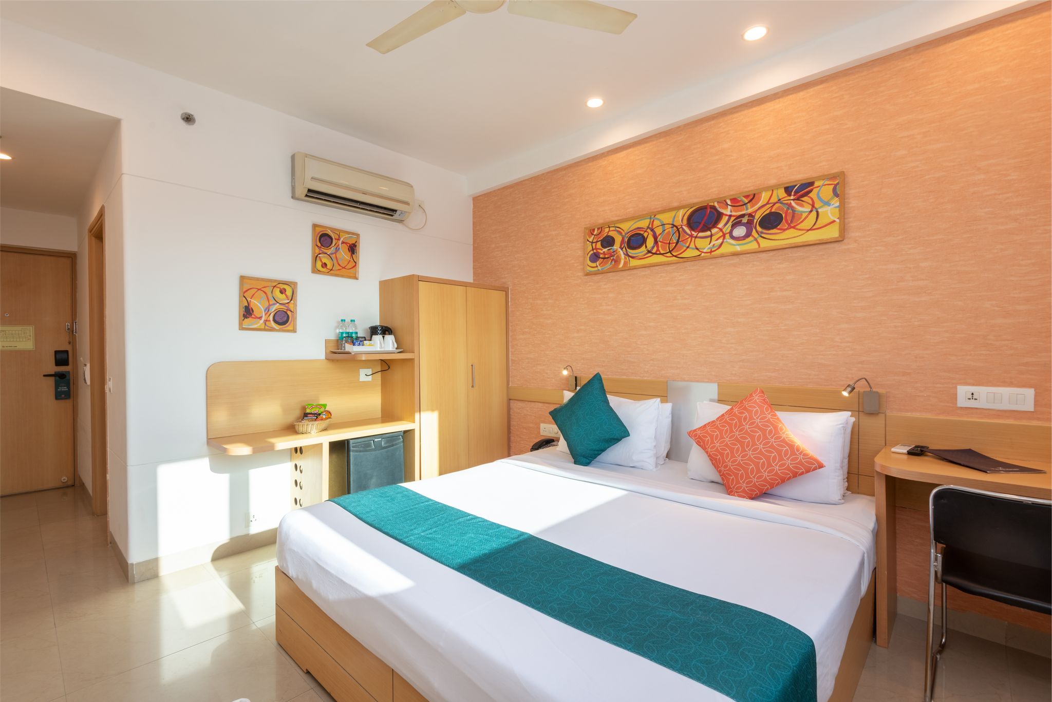 Superior Room-Grove View (Large Bed)