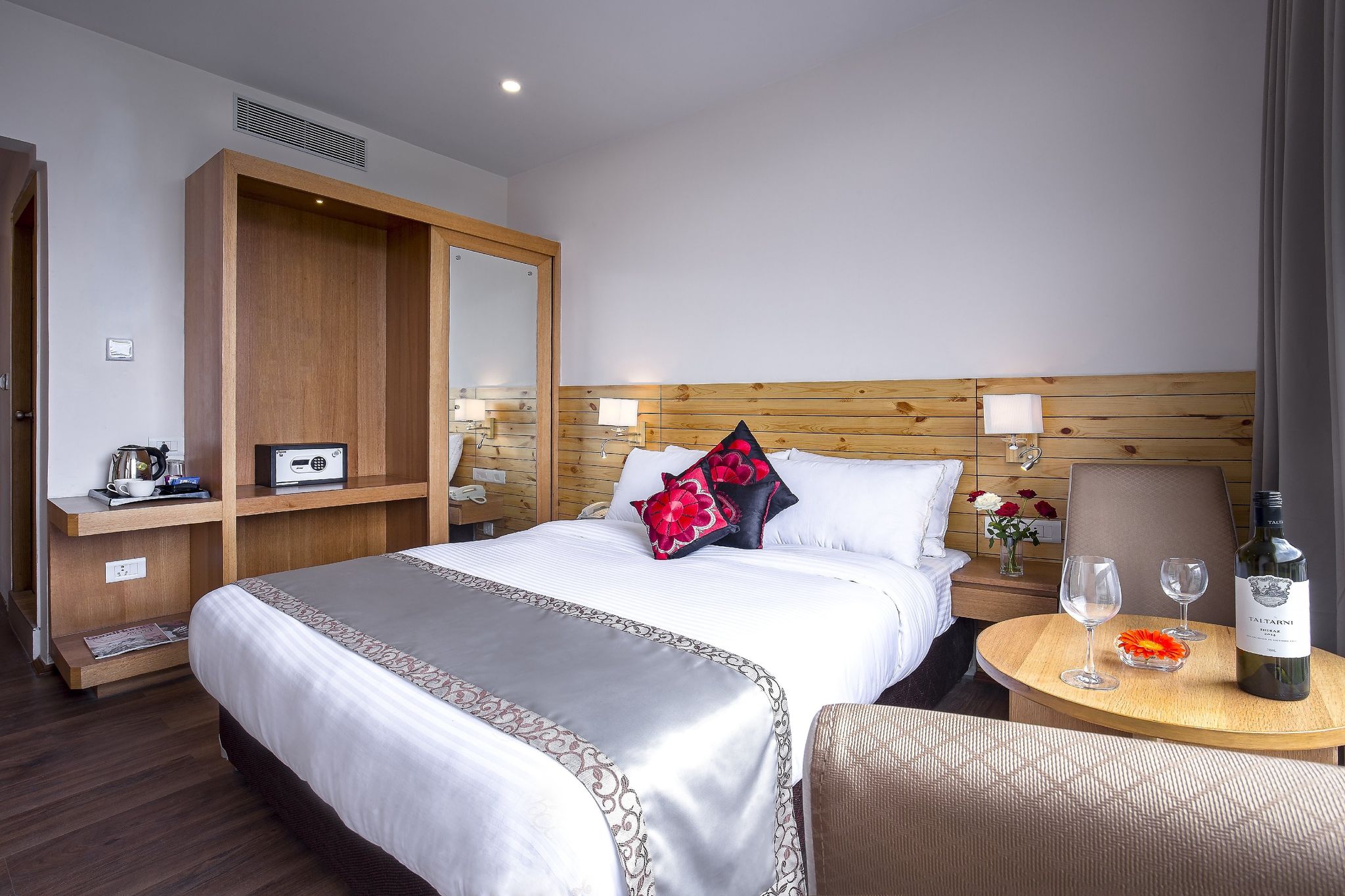 Dachen & Palmo Deluxe Room