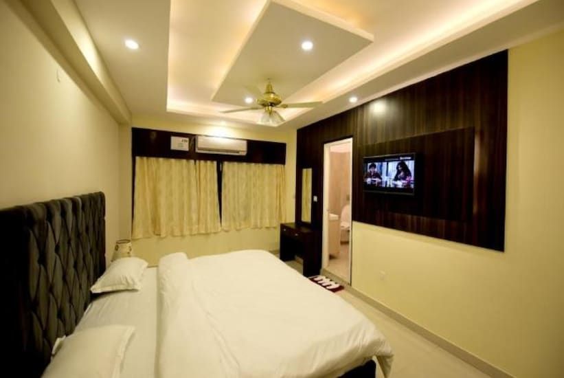 Ordinary Non-Ac Double Bed Room