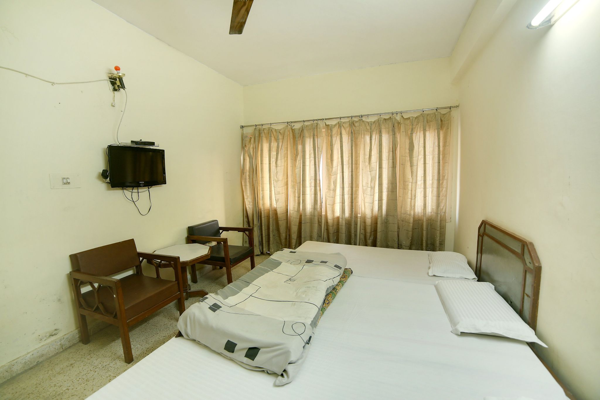 Ordinary Non-Ac Double Bed Room