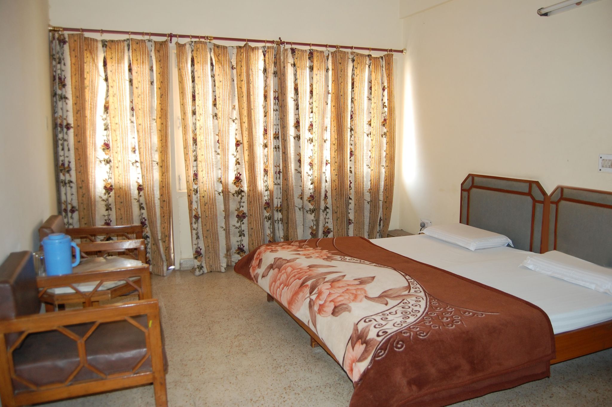 Ordinary Non-Ac Double Bed Room