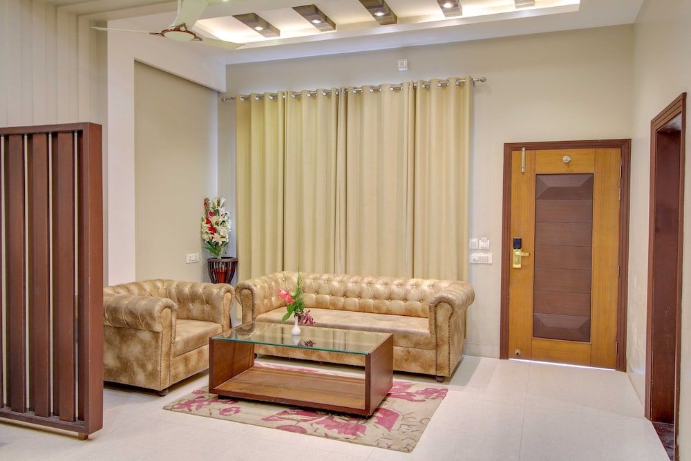 Maulik Mansion Resort Deluxe Room 11