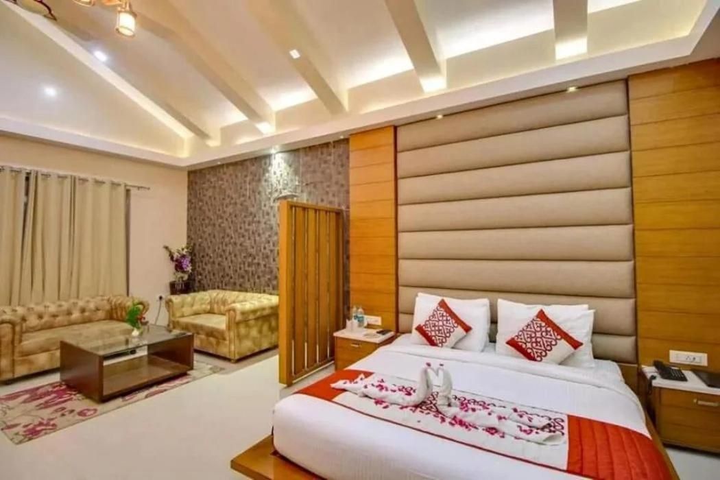 Maulik Mansion Resort Deluxe Room 5