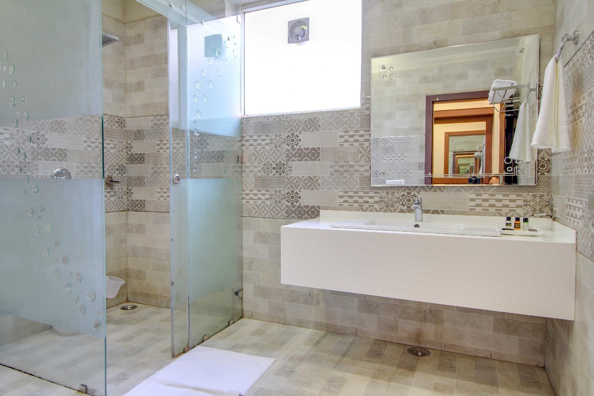 Maulik Mansion Resort Deluxe Room 7