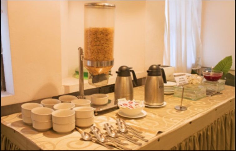 Food & Dining