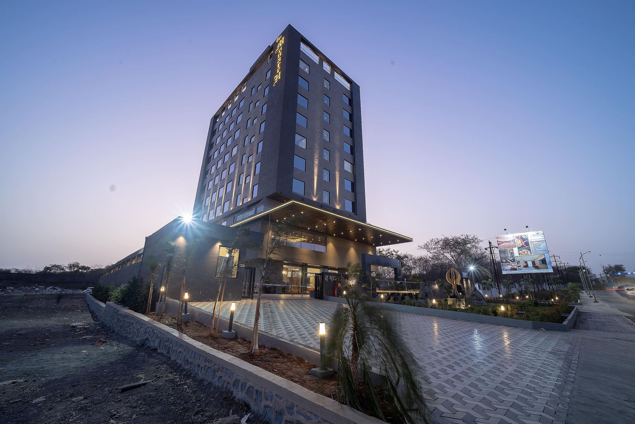 undefined Monarch at Chakan 9