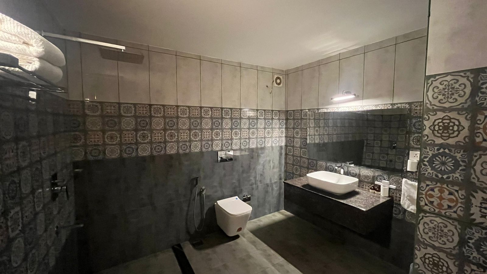 Napier Heritage by Velvet Hotels Dutch Room 9