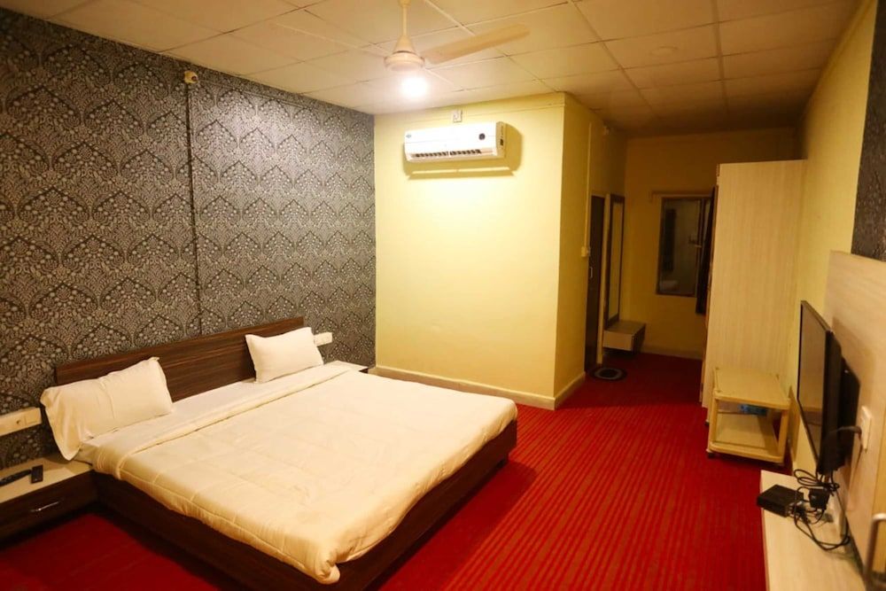 Narmada Hills Resort Deluxe Room 5