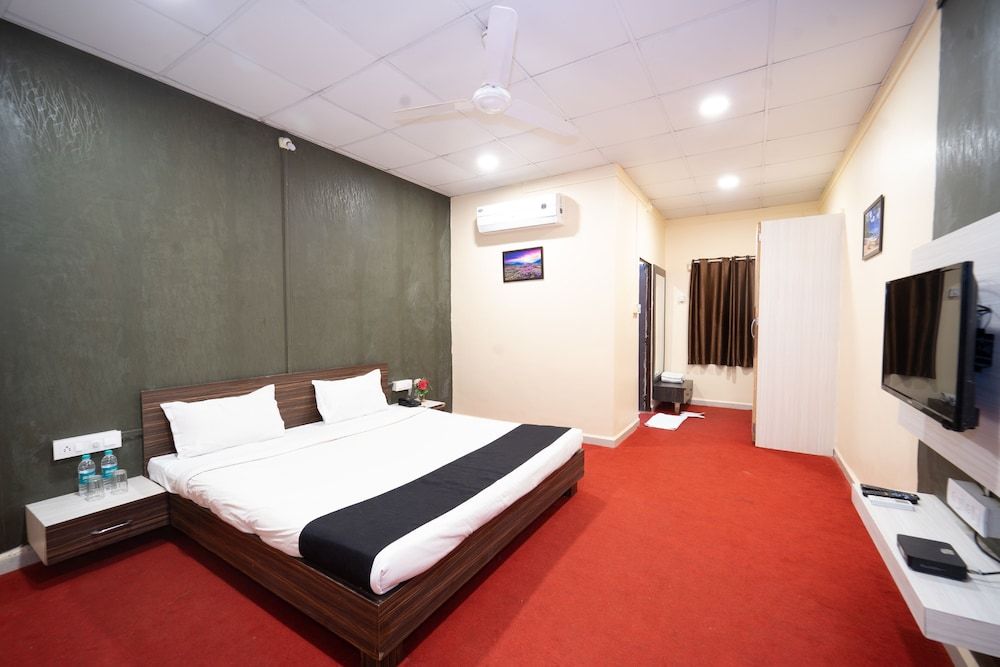 Narmada Hills Resort Deluxe Room 2