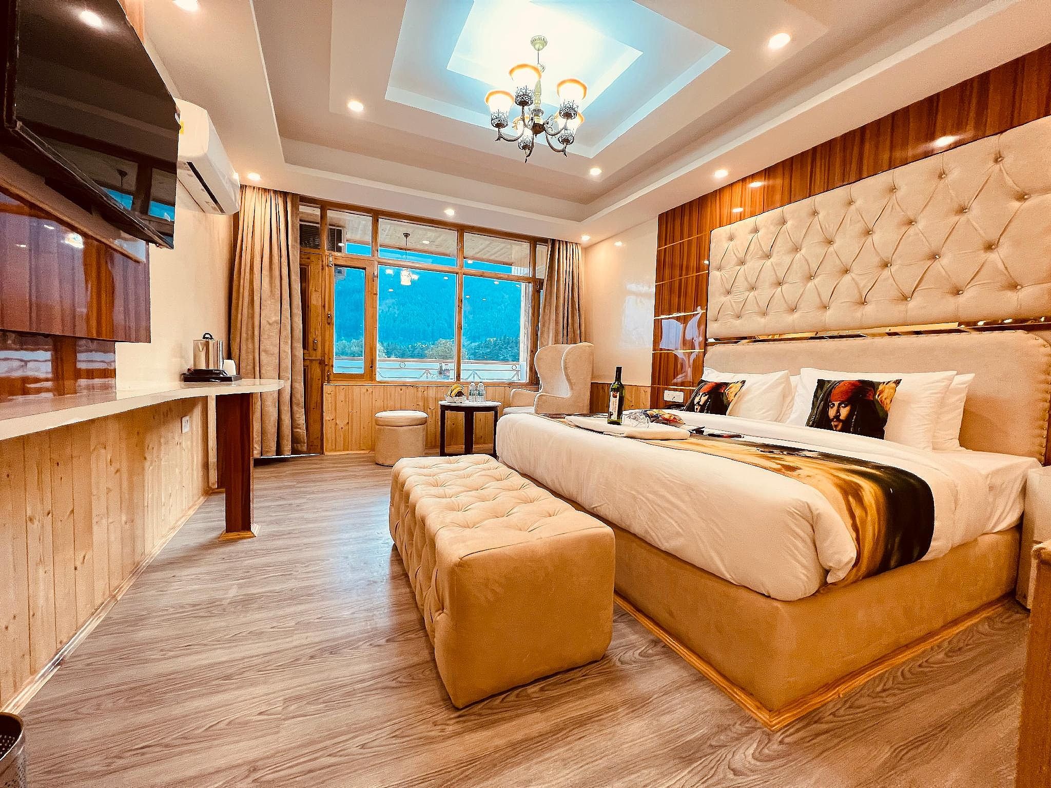 Superior King Room with balcony