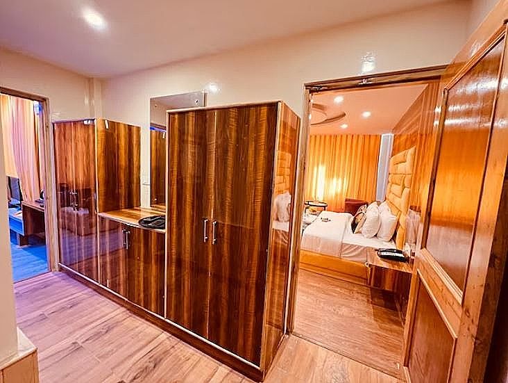 Family Room with balcony mountain view