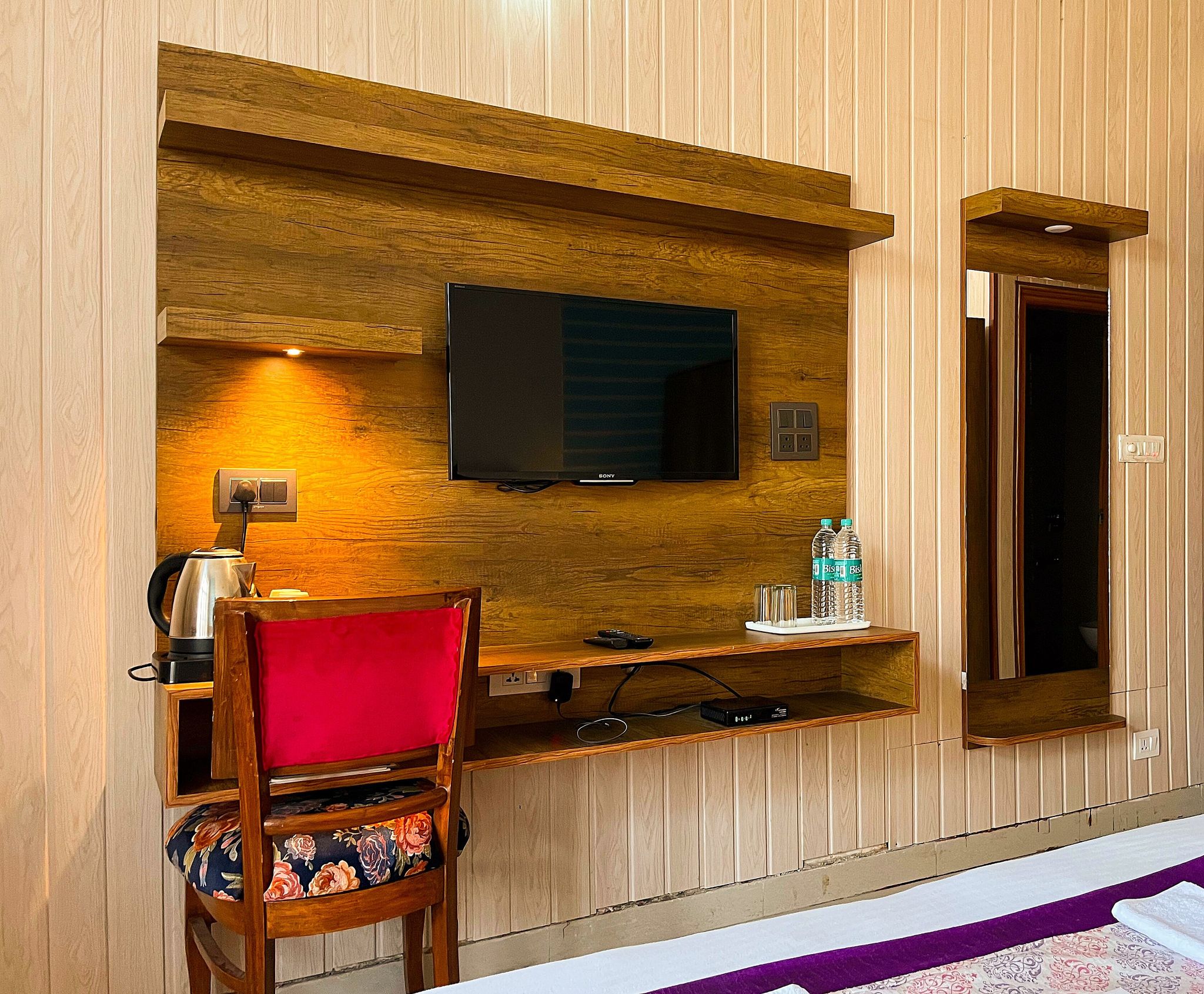 Mini Suite ( Airport View )