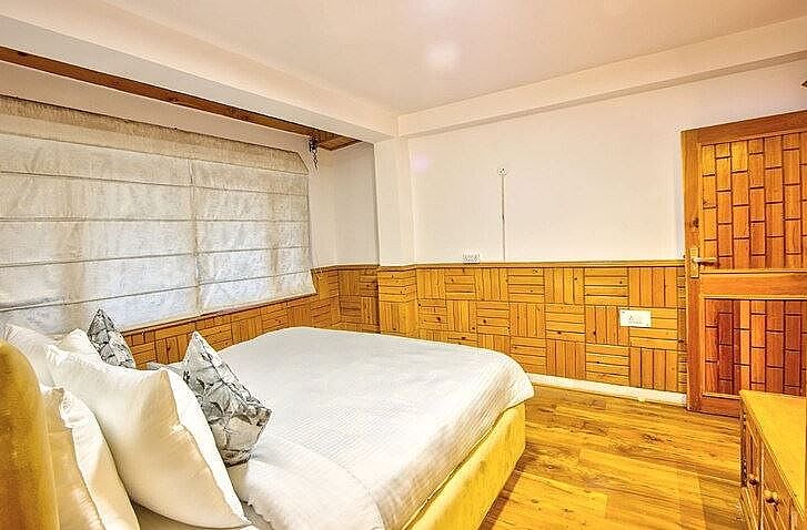 Pent House Queensize