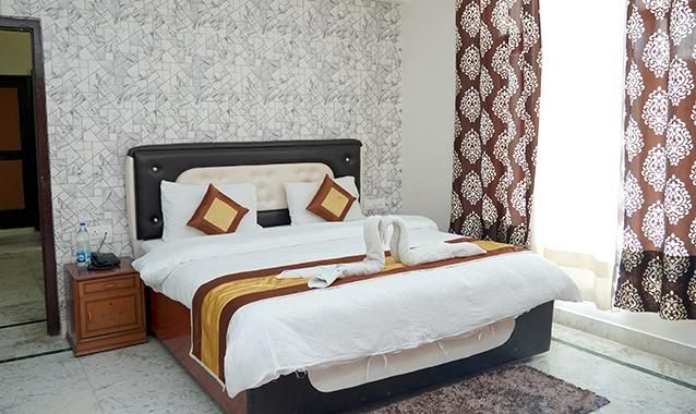 FabHotel Pink Park