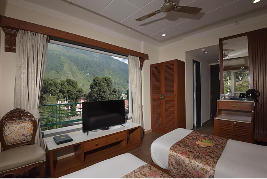 Quality Inn by Lawrence Mountain View Premium Room with Balcony 2