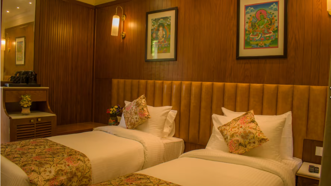 Quality Inn by Lawrence Mountain View Premium Room with Balcony 10