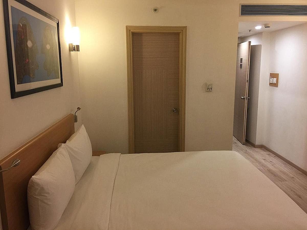 Red Fox By Lemon Tree Hotels, Sector 60, Gurugram Superior Room (Business Room) 3