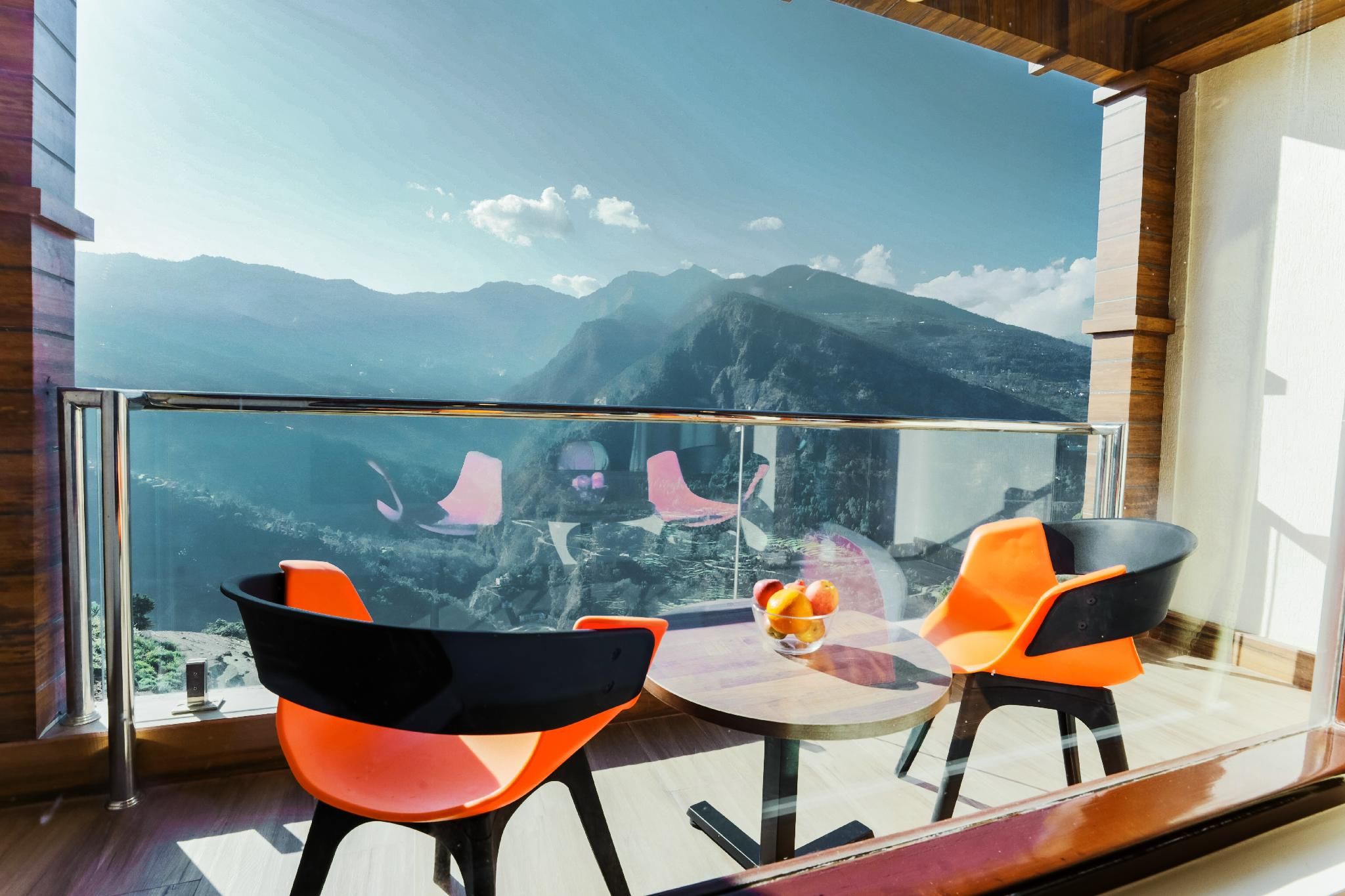 Executive Suite with Balcony & Mountain View