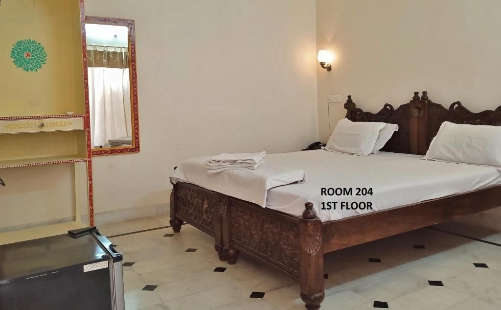 Rigmor Haveli Standard Room 9