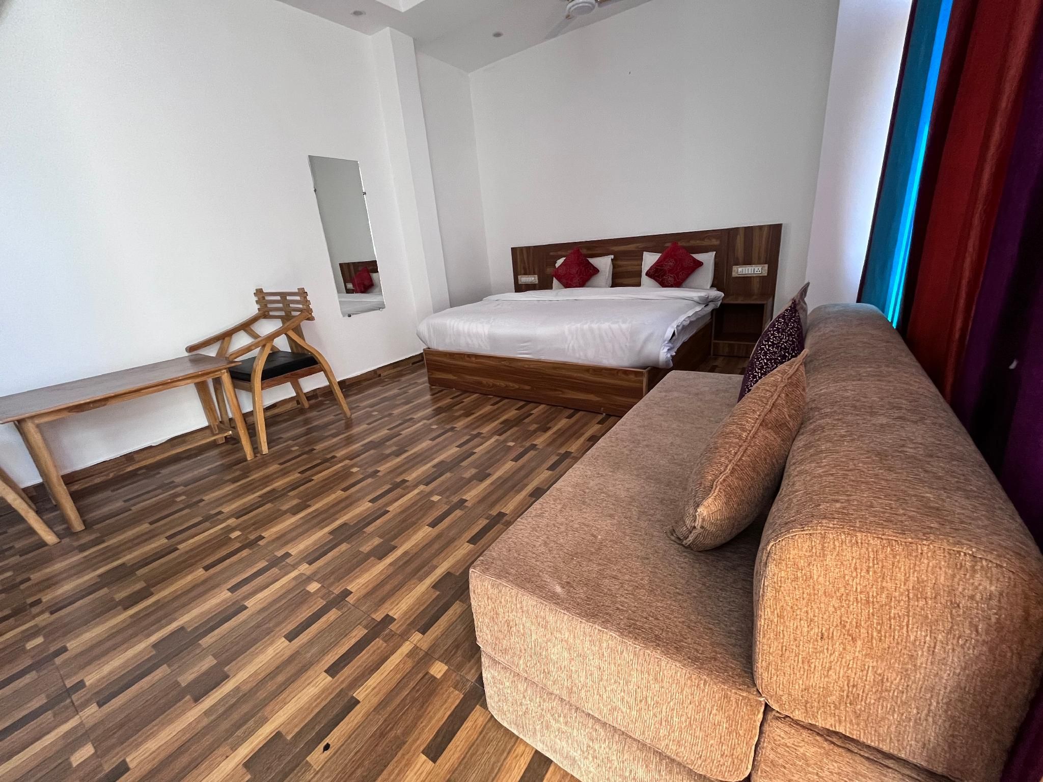 Super Deluxe Room with Balcony