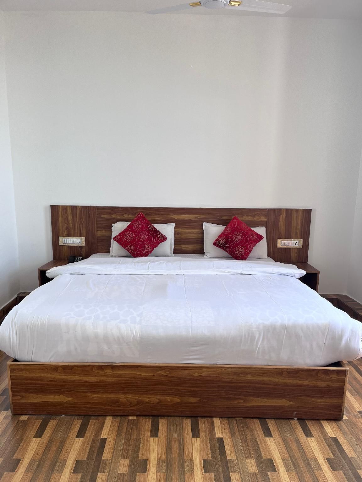 Deluxe Room without View