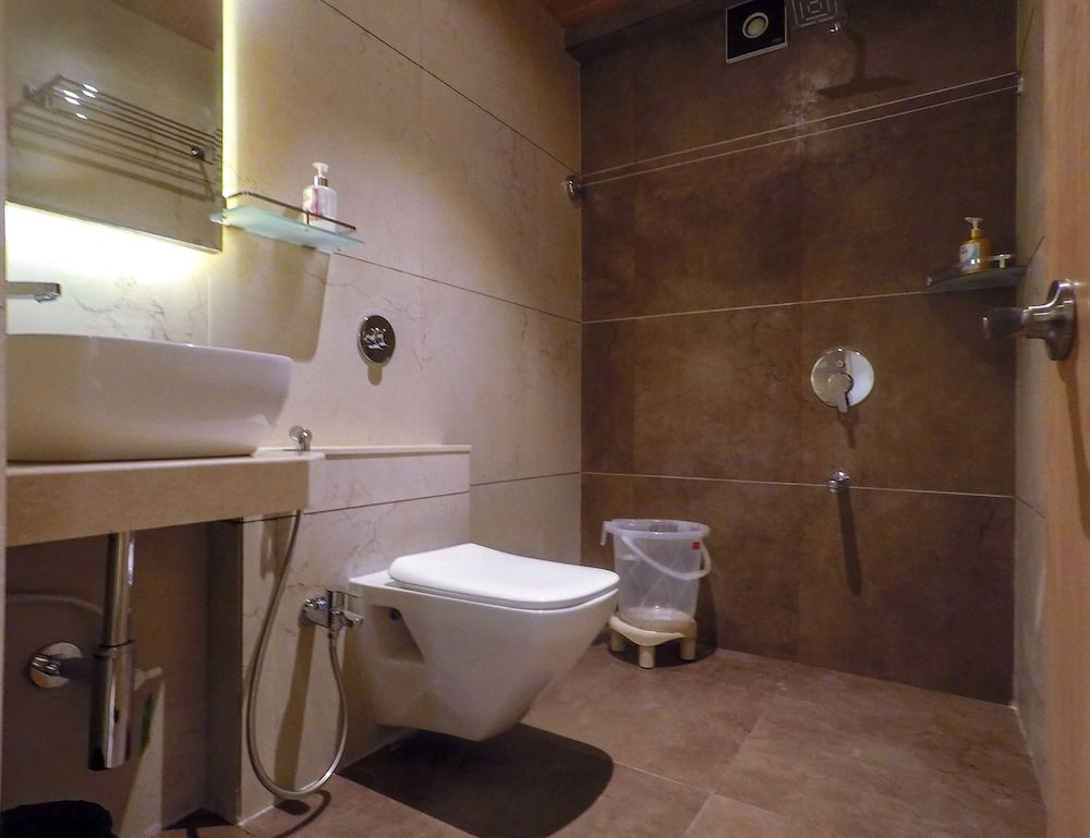 Rudra Shelter Business Hotel Executive Room 23