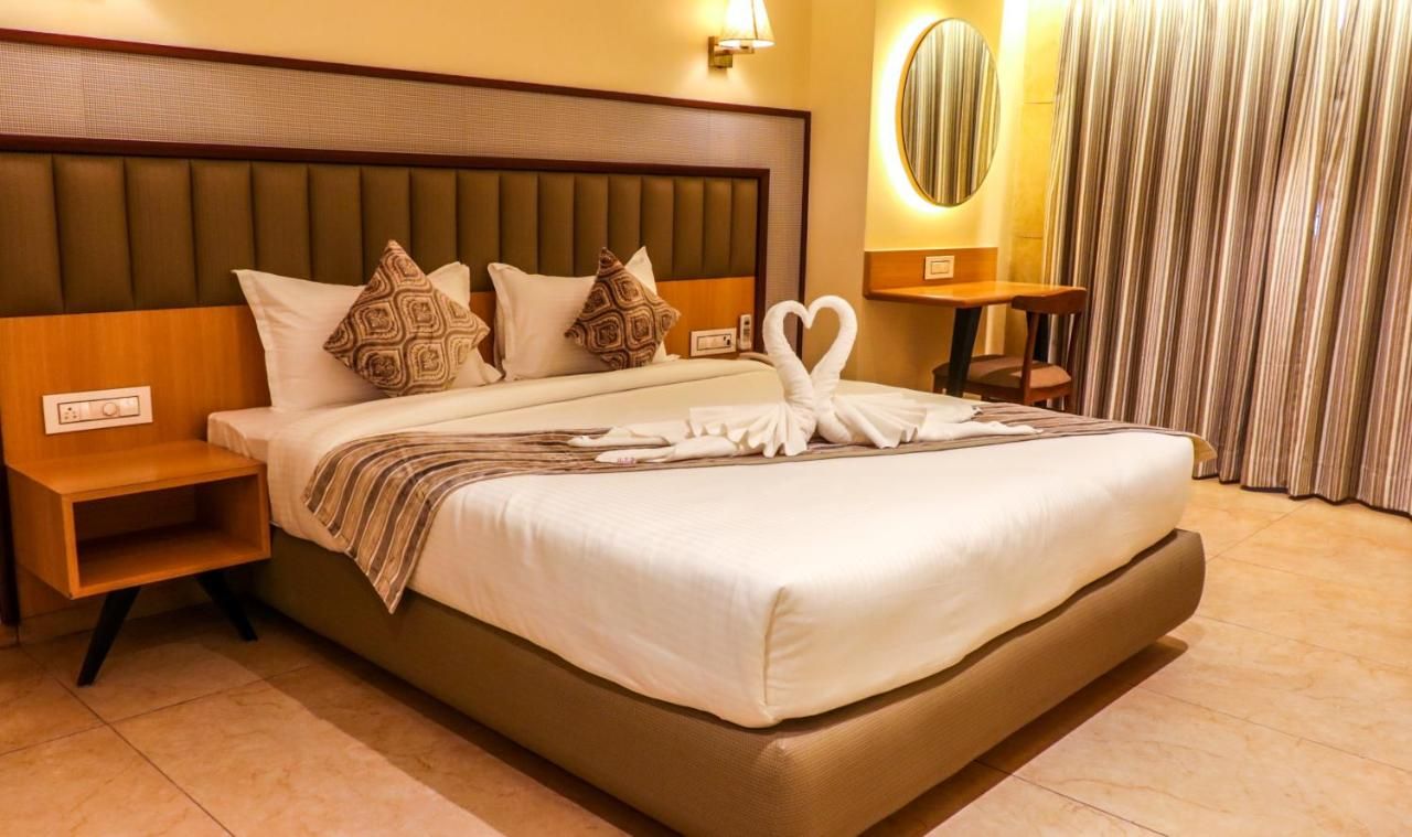 Rudra Shelter Business Hotel Executive Room 12