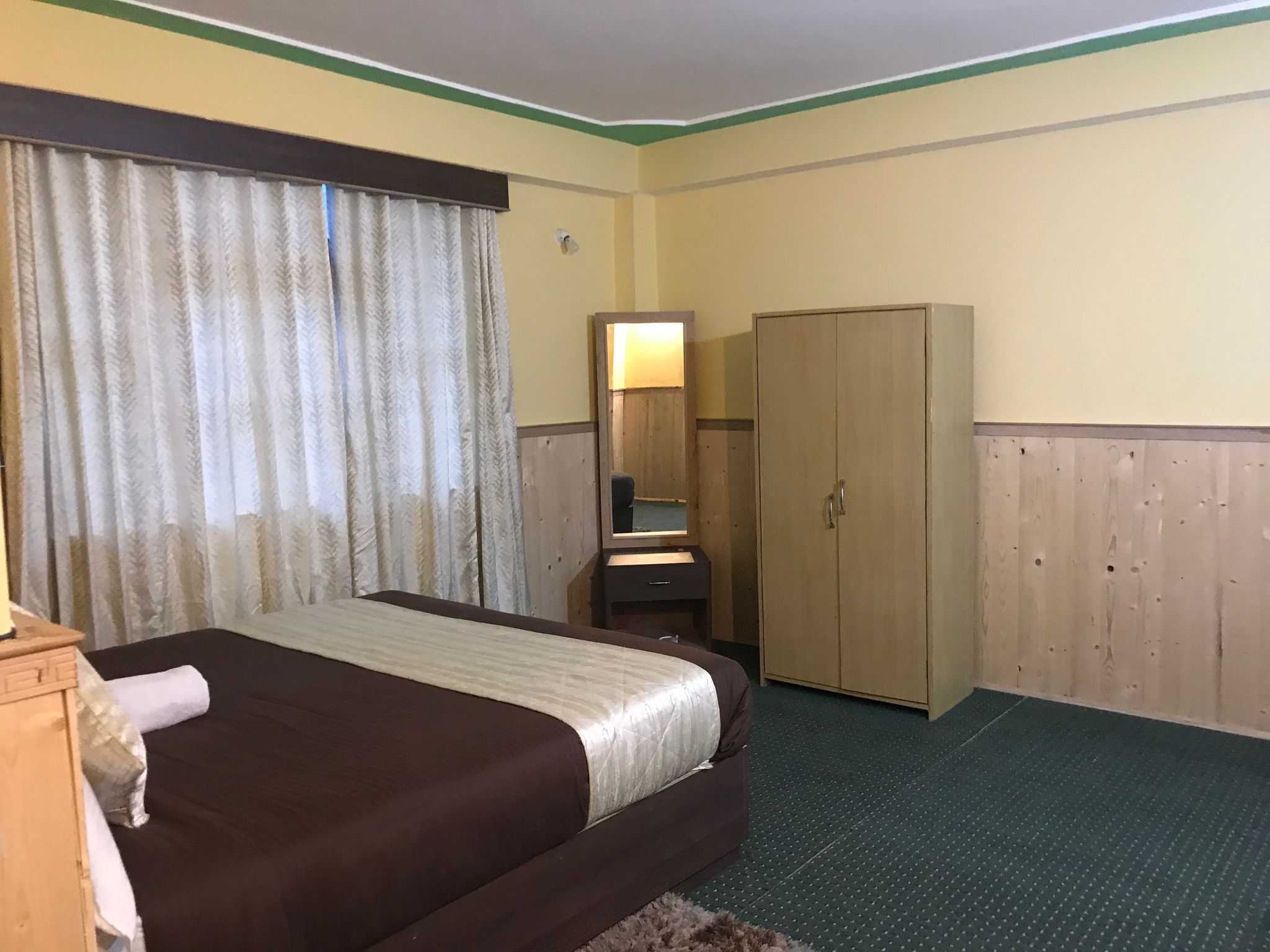 Rufina Lachen Deezong Super Deluxe Room 6